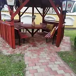 Sarga Oenallo Nyaralohaz * Balatonfenyves