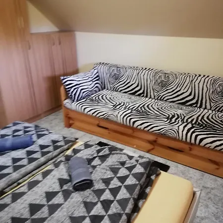 Sarga Oenallo Nyaralohaz * Balatonfenyves