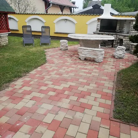 Tatil Evi Sarga Oenallo Nyaralohaz
